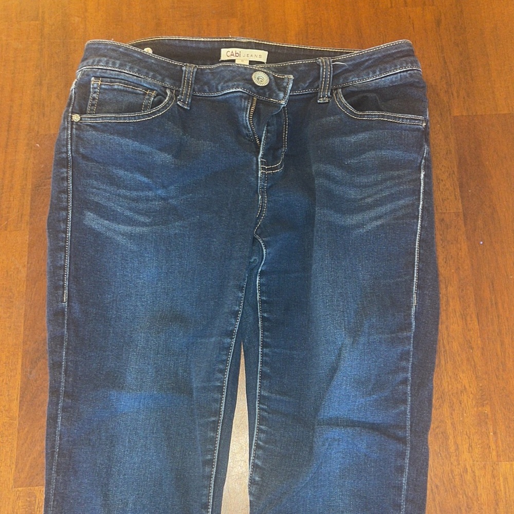 Cabi ladies Ruby skinny dark blue wash cropped raw hem jeans. Size 8. - Picture 2 of 9